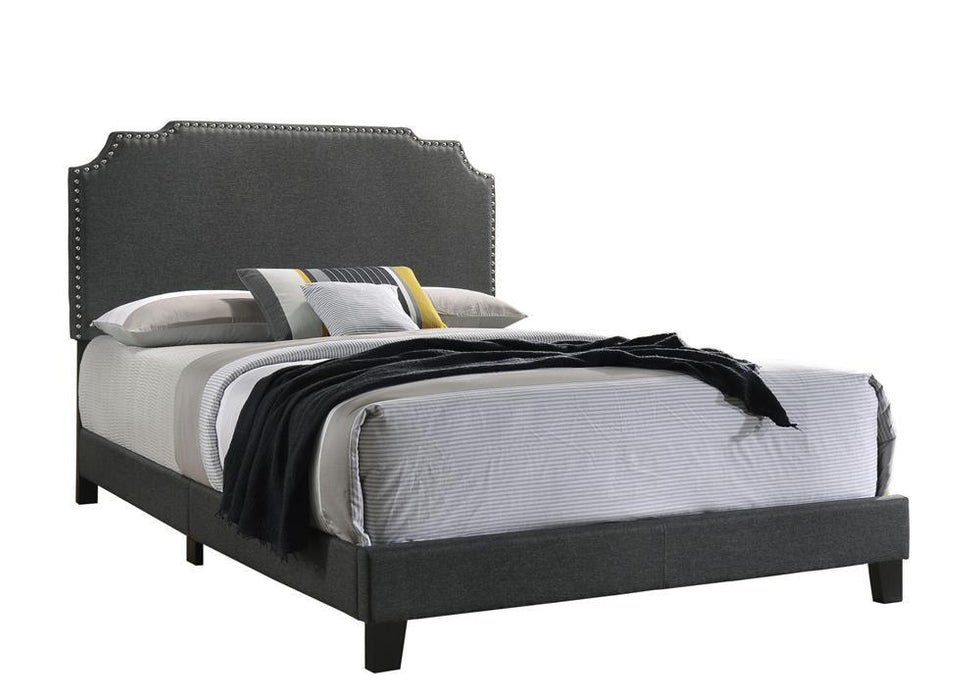 Tamarac Upholstered Nailhead Full Bed Grey